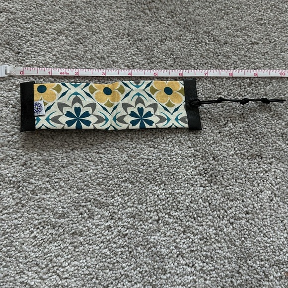 Unique Vintage Fabric Cuff Bracelet #820 Hand sewn by Violette Grace - Picture 4 of 6